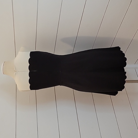 LOFT Ann Taylor size 0 mini dress scalloped fabric detail at chest and bottom - Picture 3 of 5